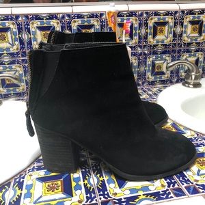 Black Urban Outfitters Booties